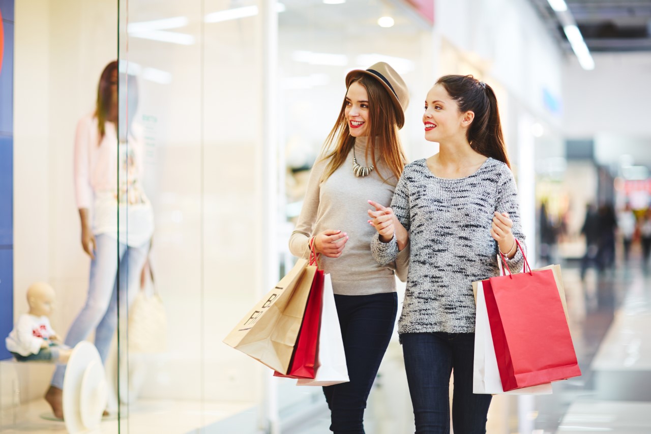 Street Chic’s Guide to Smart Shopping & Managing Money